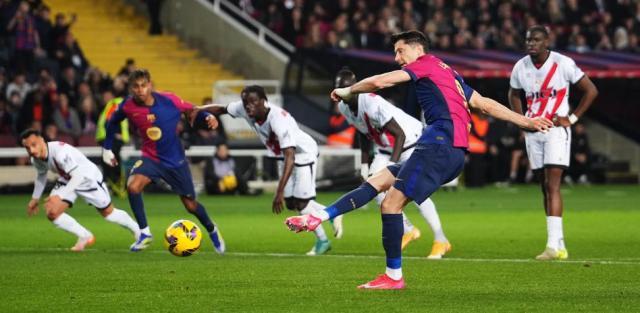 开云APP下载-西甲裁判战争，巴萨受益登顶？