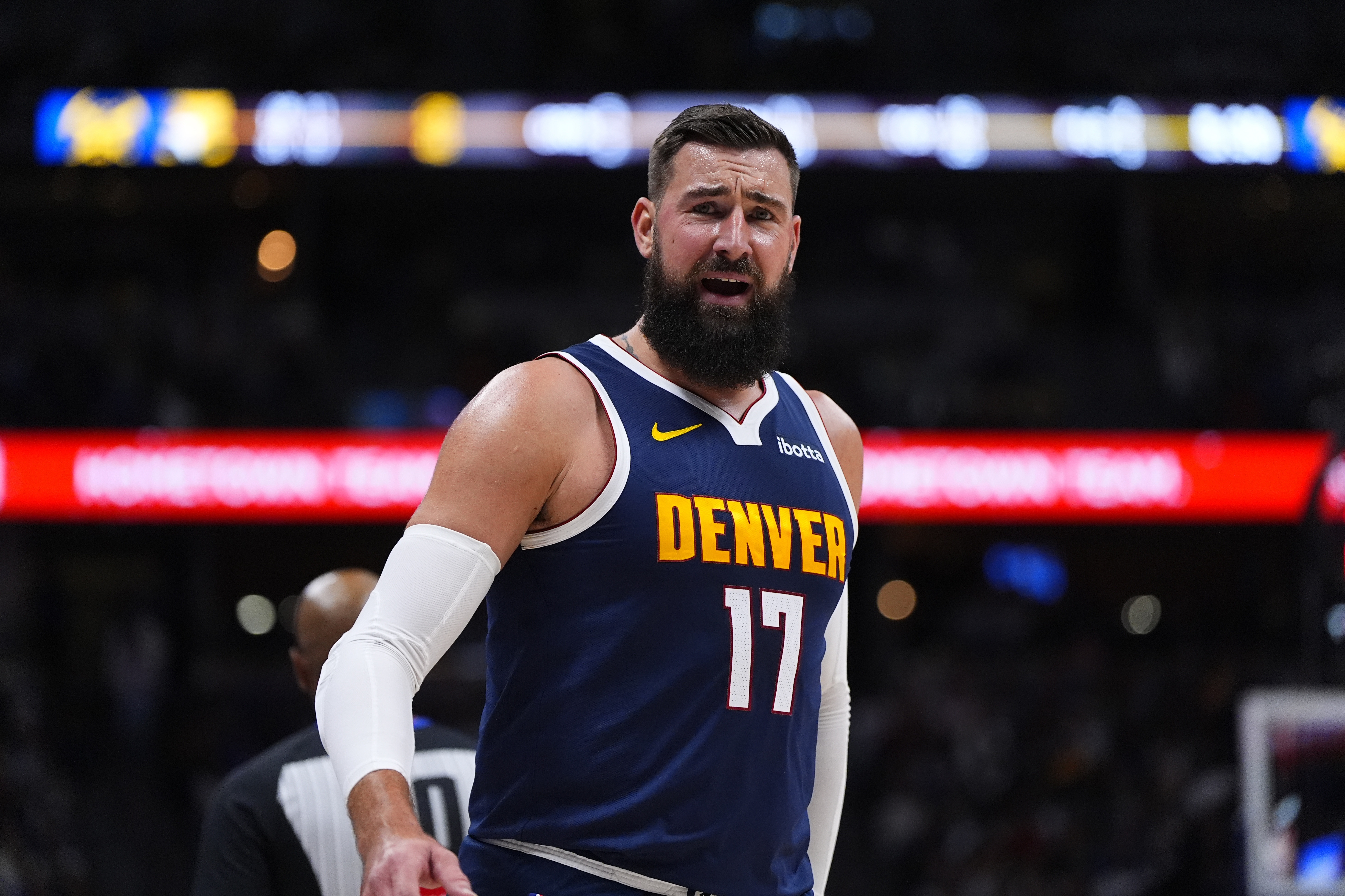 开云体育-今天打双塔！瓦兰丘纳斯首发17分钟 6中4&amp;5罚全中拿到13分6板