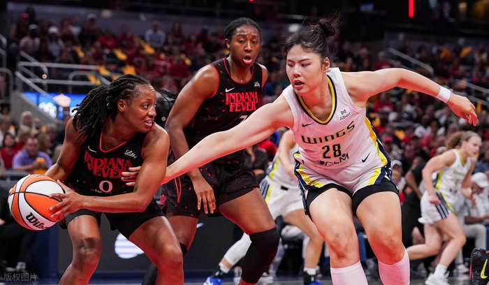 开云APP下载-放弃高薪去海外坐板凳，图什么？李月汝用21+11给出答案|篮板|中国女篮|美国女篮|WNBA|联赛_新浪体育_新浪新闻