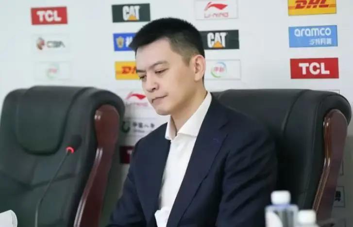 开云体育-CBA最帅的教练也下课了！辽宁男篮宣布杨鸣因个人身体原因辞职