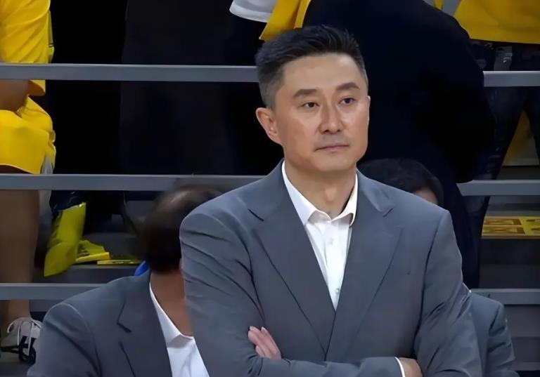 开云体育-广东队赛季总结：国内球员引援失败，球队无缘前四杜锋责任重大