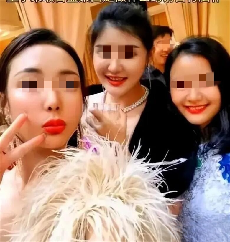 开云APP下载-回顾：缅北女魔头魏榕嗜好！经常“活剥驴耳”，3个闺蜜喜欢观刑